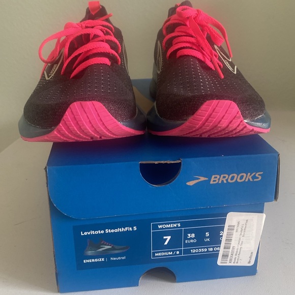 brooks stealthfit 5 levitate energize neutral size 7 running navy blue pink new - Picture 5 of 7